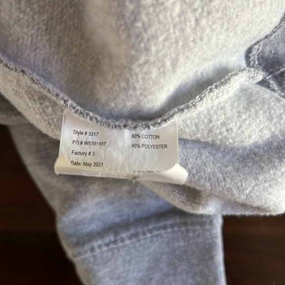 Grey Crewneck sweatshirt stud muffin size 5/6 - Picture 4 of 5